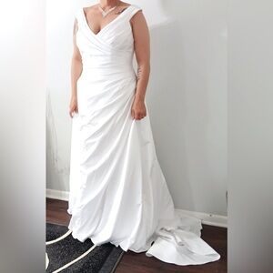 Beautiful size 16, wedding dress
